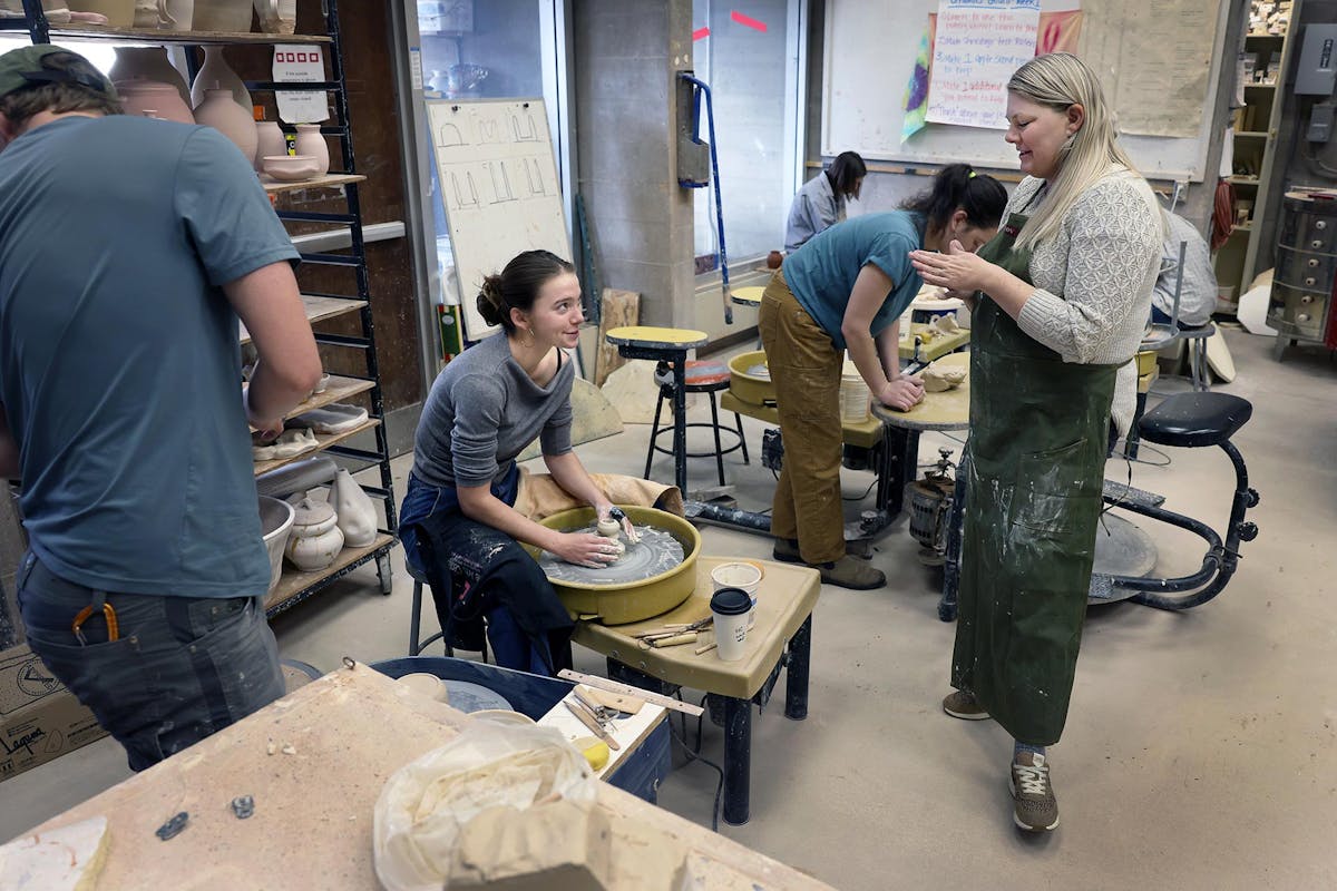 Gray Simanson '28, left, and Michelle Gevedon, Assistant Professor in the Geology Dept., talk on Dec. 2 at Bemis during Prof. Gevedon's new class on the block, GY250: Geology of Ceramics. Photo by Jamie Cotten / Colorado College