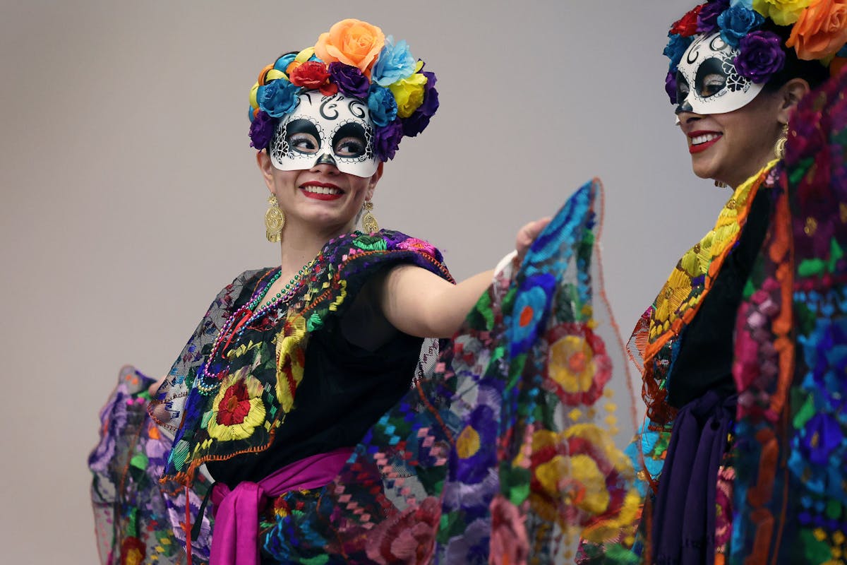 Performers with Ballet Folklorico de Barajas dance a traditional Mexican dance on Nov. 1 at the FAC during Día de Muertos. Photo by Jamie Cotten/Colorado College